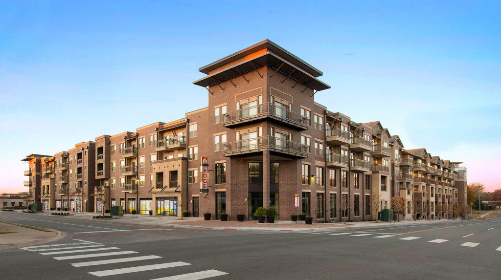 The Edge at midtown includes one- and two-bedroom apartments and amenities for its occupants, including a private rooftop dog park. Photo Courtesy the edge at midtown.