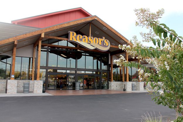 The newest look of Reasor’s Foods: the grocery chain recently renovated the location at 41st and Peoria. Photos courtesy Reasor’s Foods.