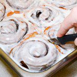 TASTE-CINNAMON-ROLLS-SAVOY–101315-8648
