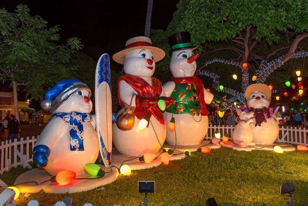 Snowmen with surfboards illustrate hawaii’s uncoventional approach to the holidays. Photo courtesy Honolulu City Lights