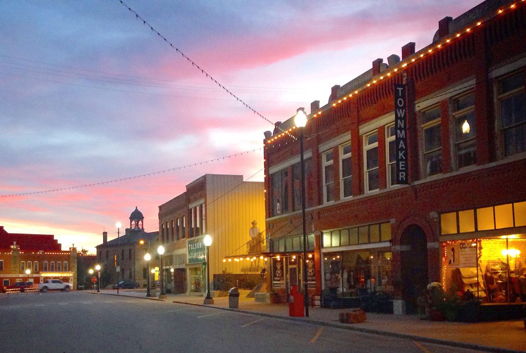 Downtown on kihekah avenue captures the spirit of decades past. Photo courtesy Pawhuska Chamber of Commerce.