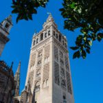Giralda es el nombre que recibe el campanario de la Catedral de Santa María de la Sede de la ciudad de Sevilla, en Andalucía, España